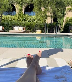 Kelly Brook feet photo 9