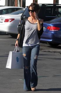 Kelly Carlson feet photo thumbnail