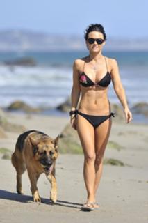Kelly Carlson feet photo thumbnail