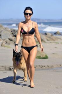 Kelly Carlson feet photo thumbnail