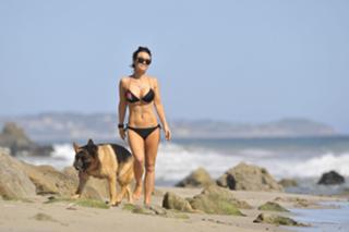 Kelly Carlson feet photo thumbnail