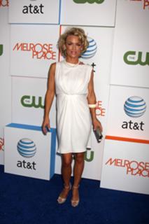 Kelly Carlson feet photo thumbnail