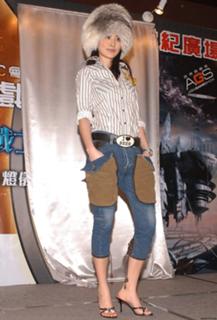 Kelly Chen feet photo 3