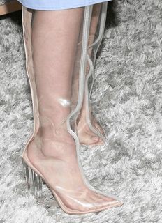 Kelly Chen feet photo 12