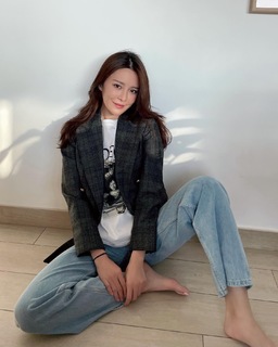 Kelly Cheung feet photo 4
