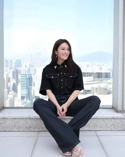 Kelly Cheung feet photo 19