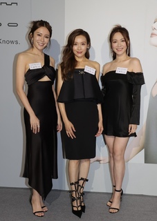 Kelly Cheung feet photo 13