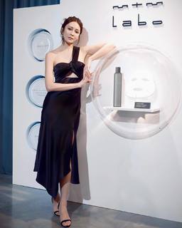 Kelly Cheung feet photo 11