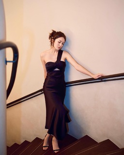 Kelly Cheung feet photo 7