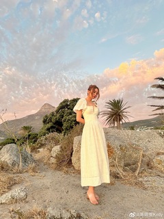 Kelly Cheung feet photo 4