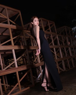 Kelly Cheung feet photo 14