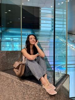 Kelly Cheung feet photo 1