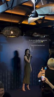 Kelly Cheung feet photo 20