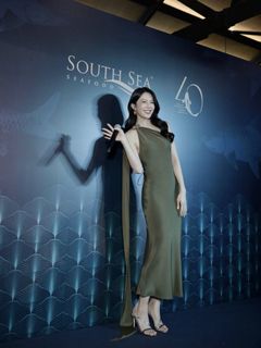 Kelly Cheung feet photo 19