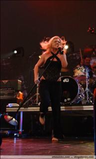 Kelly Clarkson feet photo thumbnail