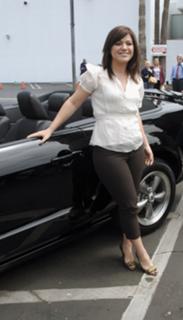 Kelly Clarkson feet photo thumbnail