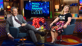 Kelly Clarkson feet photo thumbnail