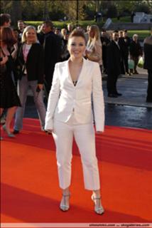 Kelly Clarkson feet photo thumbnail