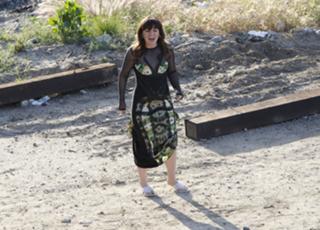 Kelly Clarkson feet photo thumbnail
