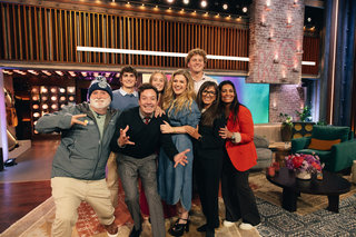 Kelly Clarkson feet photo thumbnail