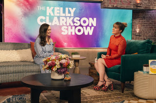Kelly Clarkson feet photo thumbnail