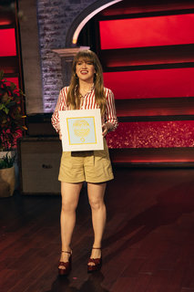 Kelly Clarkson feet photo thumbnail