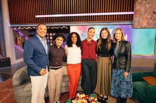 Kelly Clarkson feet photo thumbnail