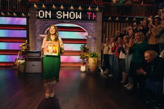 Kelly Clarkson feet photo thumbnail