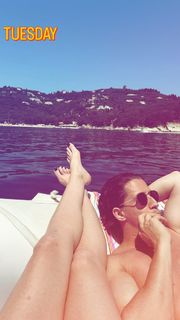 Kelly Frye feet photo 11