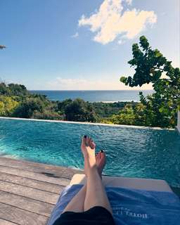 Kelly Frye feet photo 9