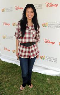 Kelly Hu feet photo thumbnail