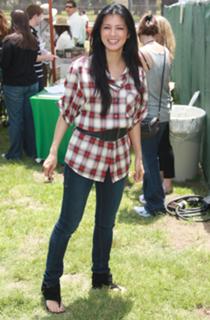 Kelly Hu feet photo thumbnail