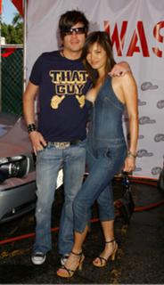 Kelly Hu feet photo thumbnail