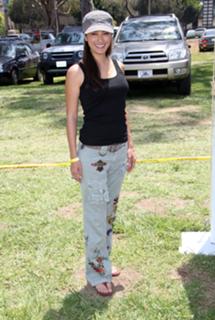 Kelly Hu feet photo thumbnail