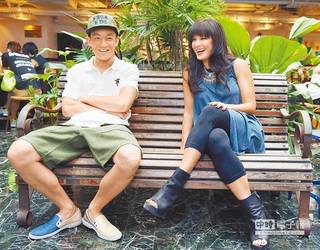Kelly Hu feet photo thumbnail