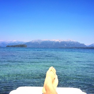 Kelly Hu feet photo thumbnail