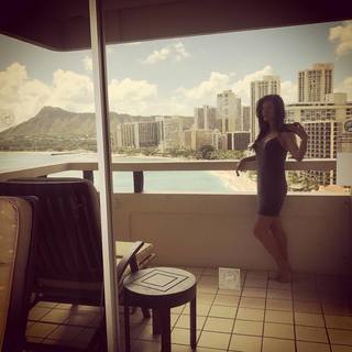 Kelly Hu feet photo thumbnail