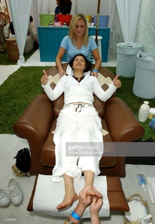 Kelly Hu feet photo thumbnail