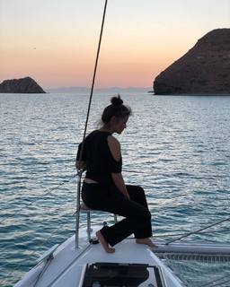 Kelly Hu feet photo thumbnail