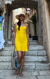 Kelly Hu feet photo thumbnail