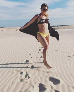 Kelly Key feet photo thumbnail