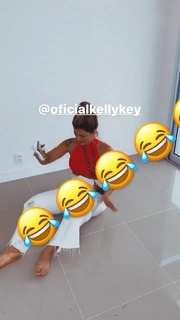 Kelly Key feet photo thumbnail