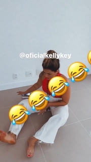 Kelly Key feet photo thumbnail