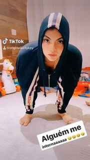 Kelly Key feet photo thumbnail