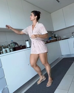 Kelly Key feet photo thumbnail