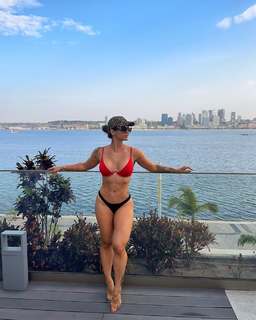 Kelly Key feet photo thumbnail