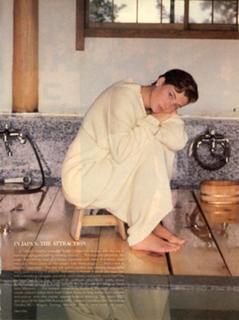 Kelly LeBrock feet photo thumbnail