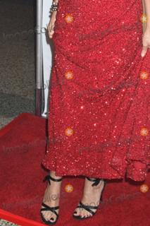 Kelly LeBrock feet photo thumbnail