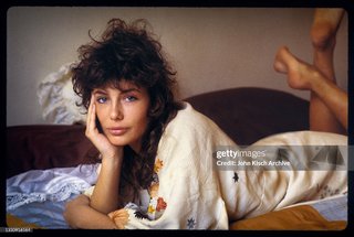 Kelly LeBrock feet photo thumbnail