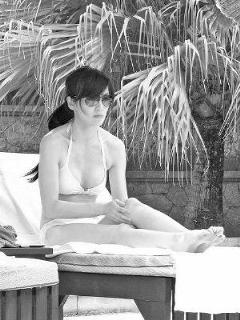 Kelly Lin feet photo 2